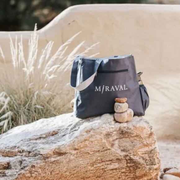 Miraval Resort Spa Reversable BLUE CREAM Shoulder Tote Bag and New Water Bottle - Picture 1 of 7
